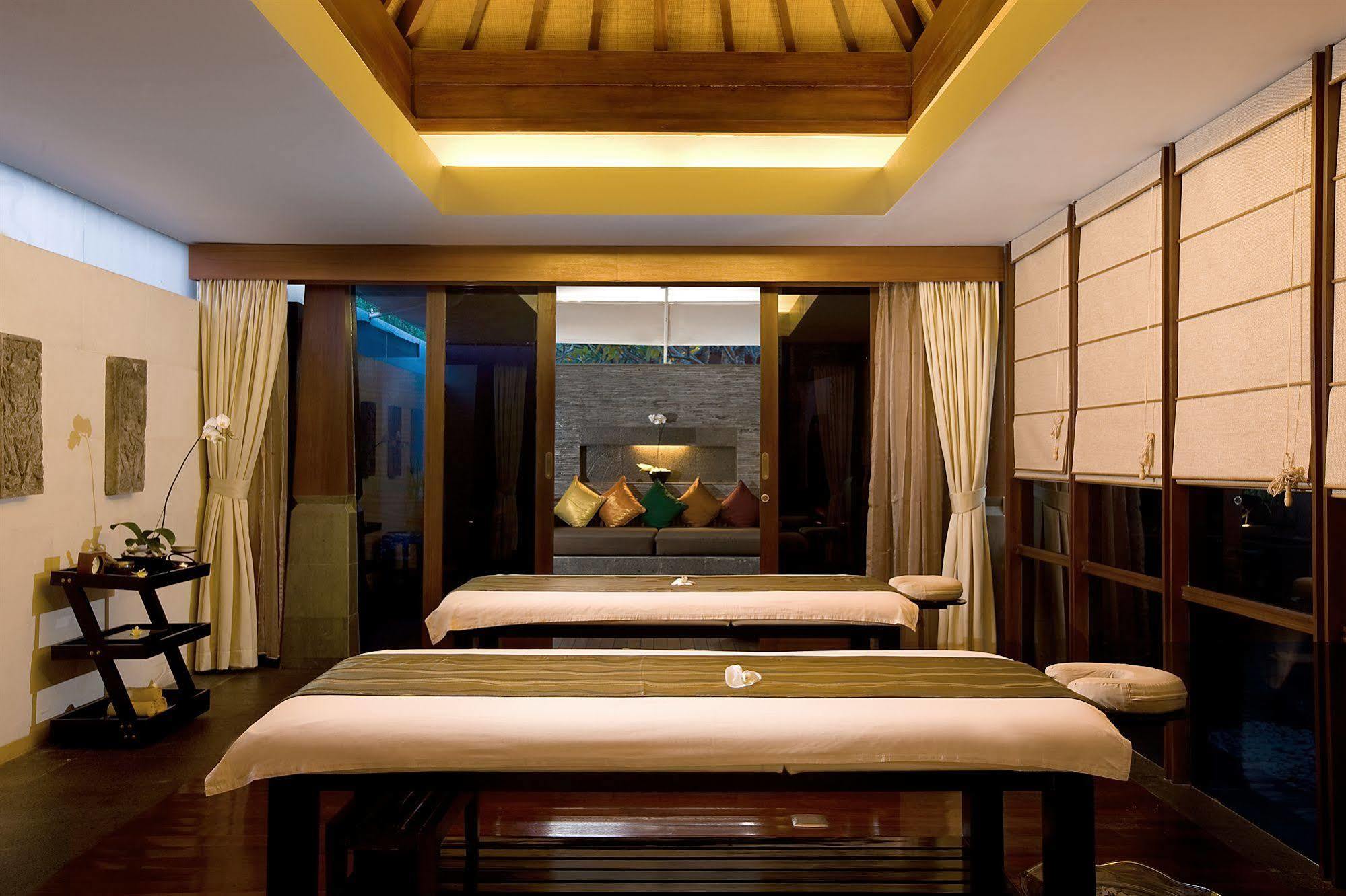 Villa The Kayana Seminyak Esterno foto